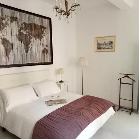 Your Colosseum Apartment *